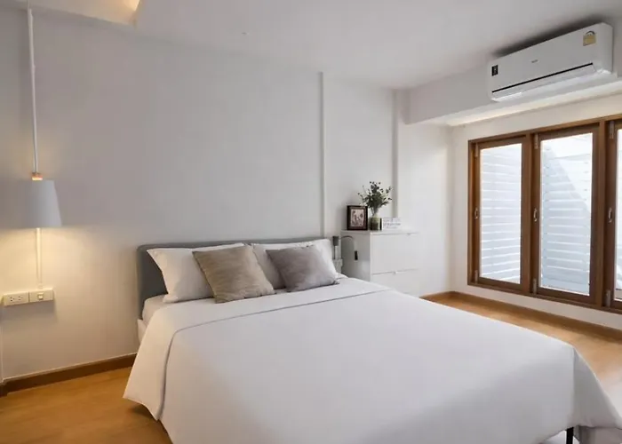3bedroom Japanese Townhouse Near Ekkamai Bts 曼谷